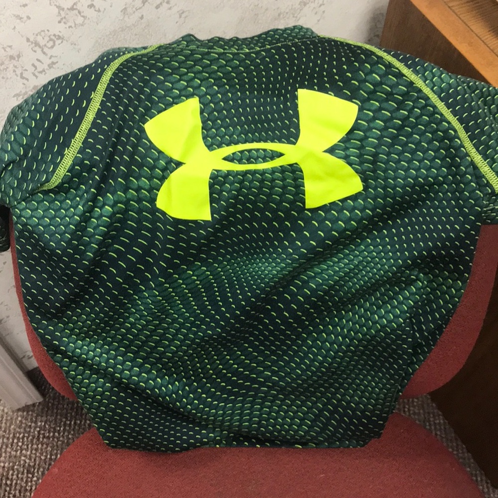 Green under armor pattern shirt